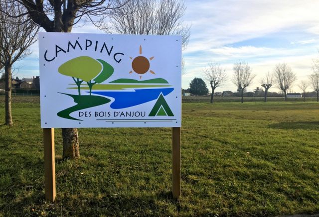 Nos nouveaux chalets prennent peu à peu leur place au camping